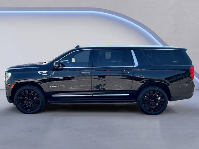 2023 GMC Yukon XL Denali 4WD photo