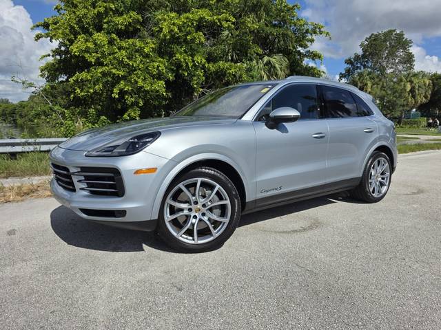 2022 Porsche Cayenne S AWD photo