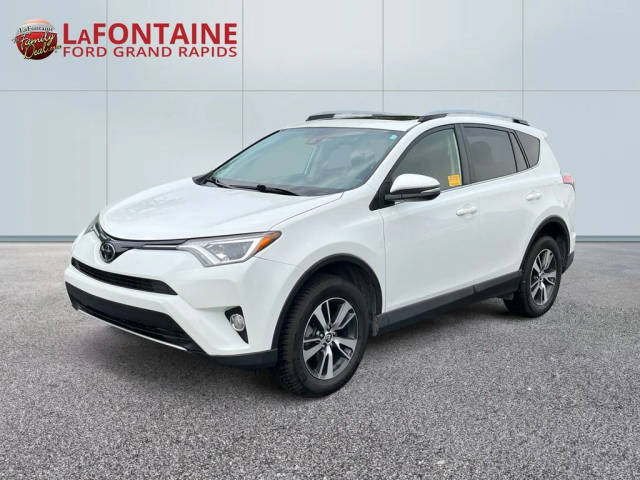 2017 Toyota RAV4 XLE AWD photo