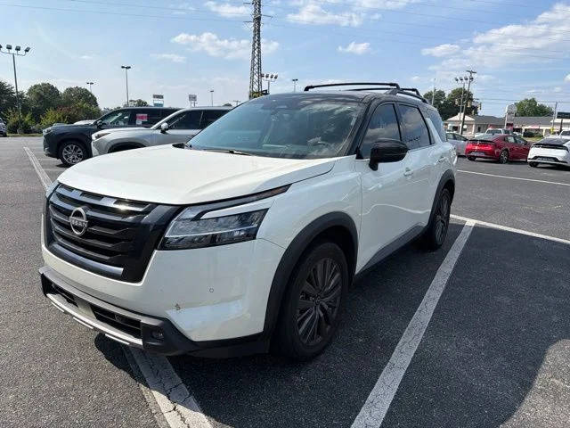 2023 Nissan Pathfinder SL 4WD photo