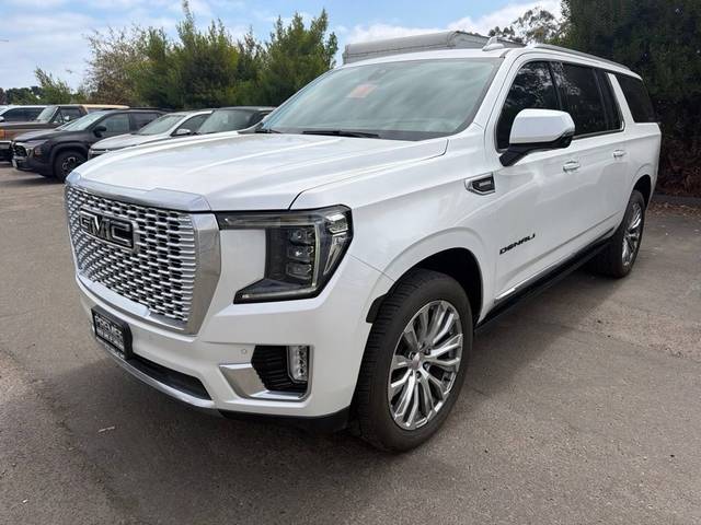 2022 GMC Yukon XL Denali 4WD photo