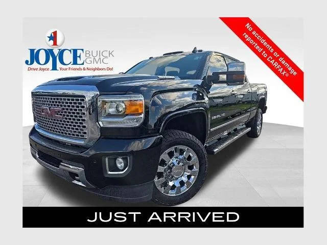 2017 GMC Sierra 2500HD Denali 4WD photo