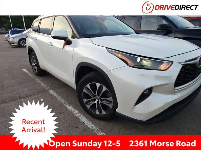 2022 Toyota Highlander XLE AWD photo