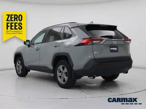2022 Toyota RAV4 XLE AWD photo
