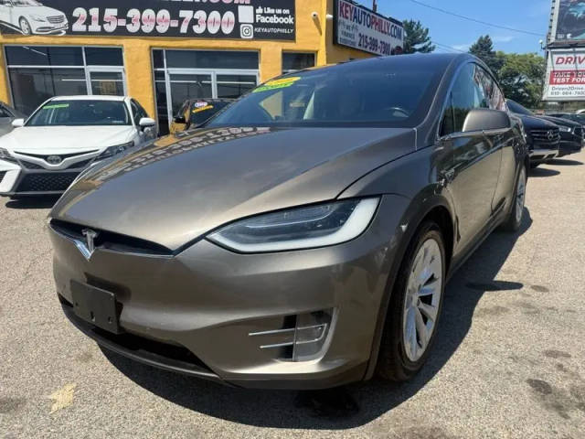 2016 Tesla Model X 90D AWD photo