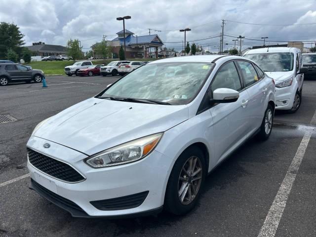 2017 Ford Focus SE FWD photo