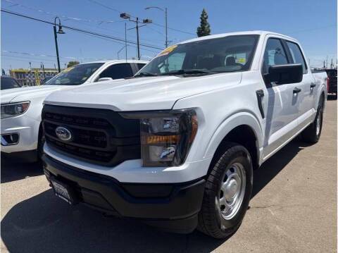2023 Ford F-150 XL 4WD photo