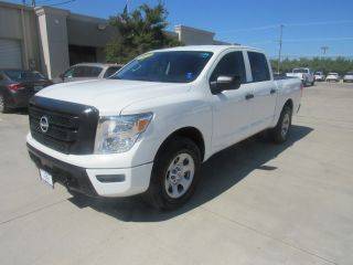 2023 Nissan Titan S 4WD photo