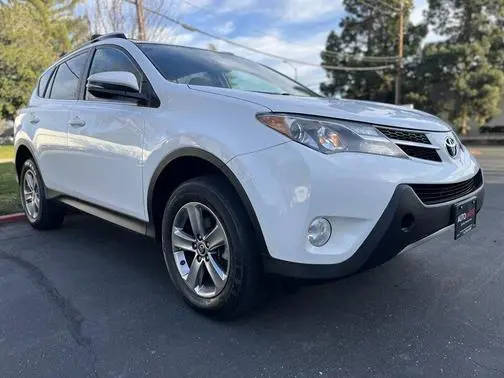 2015 Toyota RAV4 XLE FWD photo