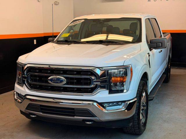 2021 Ford F-150 XLT 4WD photo