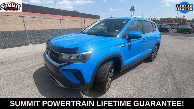 2022 Volkswagen Taos SE AWD photo