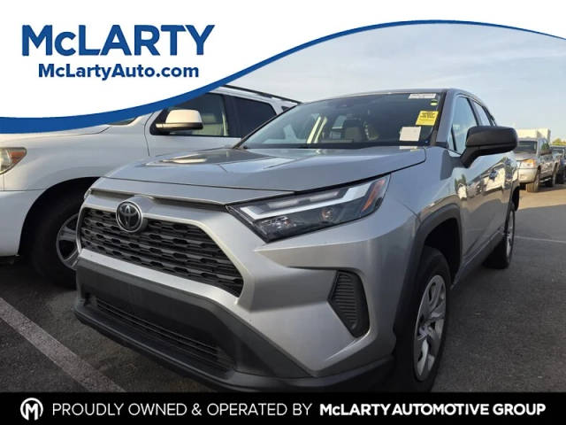 2023 Toyota RAV4 LE FWD photo