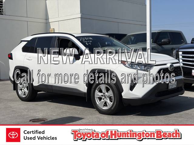 2021 Toyota RAV4 XLE FWD photo
