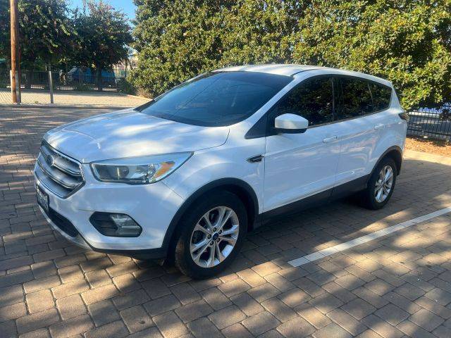 2017 Ford Escape SE FWD photo