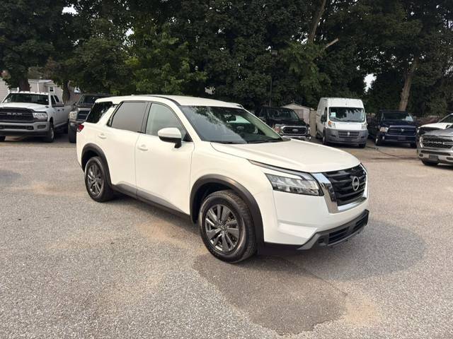 2022 Nissan Pathfinder S 4WD photo