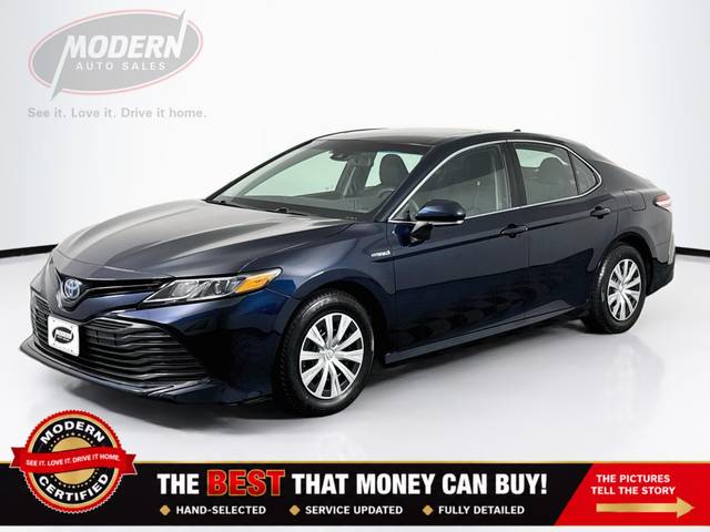 2018 Toyota Camry Hybrid LE FWD photo