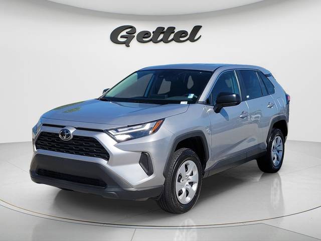 2023 Toyota RAV4 LE FWD photo