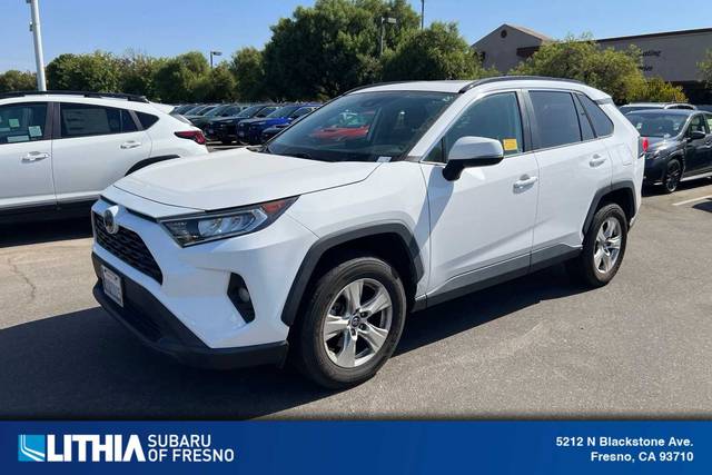 2021 Toyota RAV4 XLE FWD photo