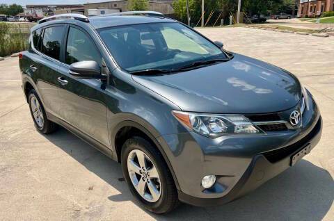 2015 Toyota RAV4 XLE FWD photo