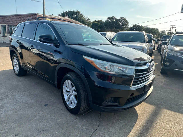 2015 Toyota Highlander LE FWD photo