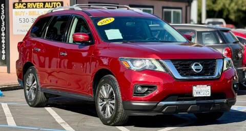 2017 Nissan Pathfinder S 4WD photo