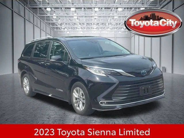 2023 Toyota Sienna Limited AWD photo