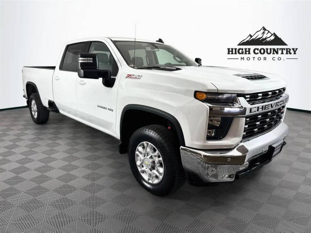 2023 Chevrolet Silverado 3500HD LT 4WD photo