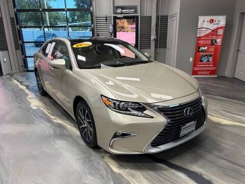 2016 Lexus ES  FWD photo