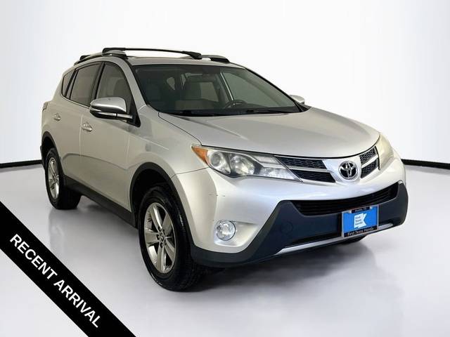 2015 Toyota RAV4 XLE FWD photo