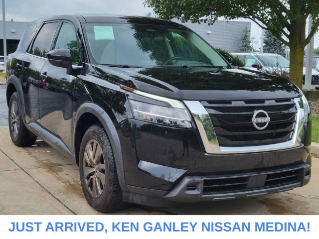 2022 Nissan Pathfinder S 4WD photo