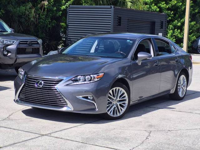 2016 Lexus ES  FWD photo