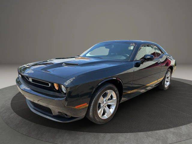 2022 Dodge Challenger SXT RWD photo