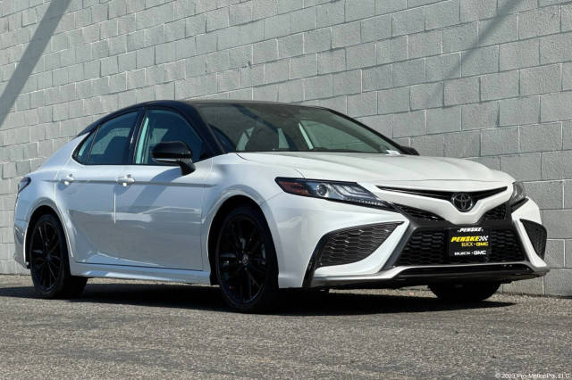2022 Toyota Camry XSE V6 FWD photo