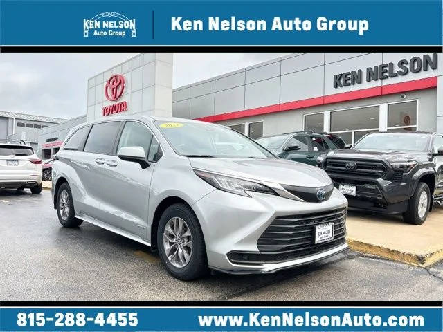 2021 Toyota Sienna LE AWD photo