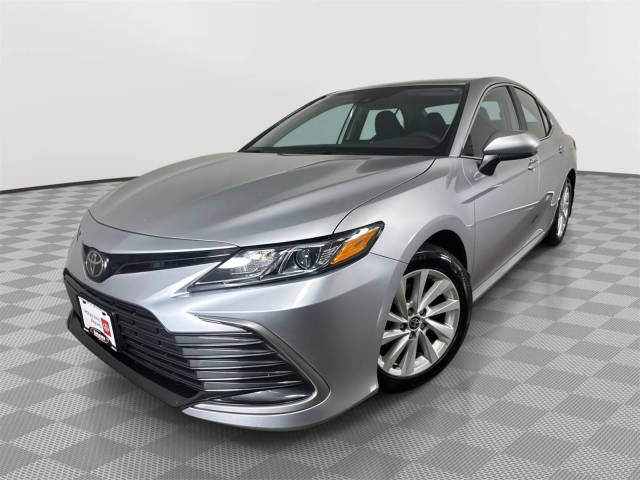 2023 Toyota Camry LE FWD photo