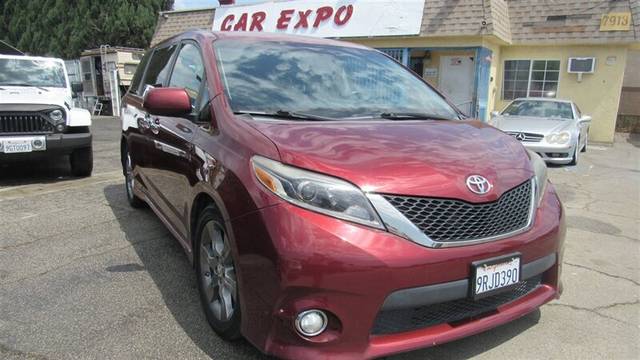 2015 Toyota Sienna SE Premium FWD photo