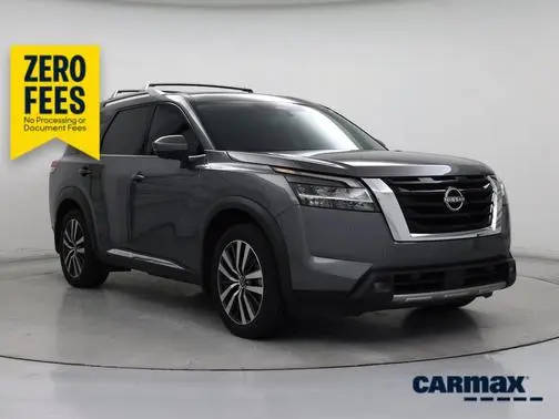 2022 Nissan Pathfinder Platinum FWD photo