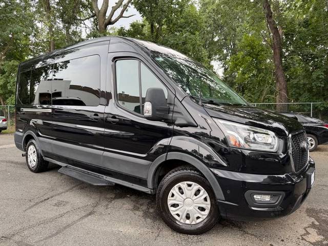 2023 Ford Transit Passenger Wagon XL RWD photo