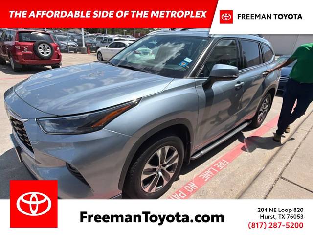 2021 Toyota Highlander XLE FWD photo