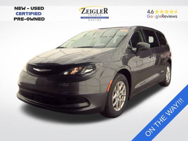 2023 Chrysler Voyager LX FWD photo