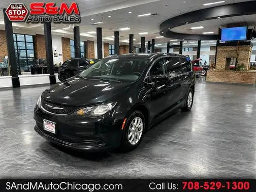 2022 Chrysler Voyager LX FWD photo