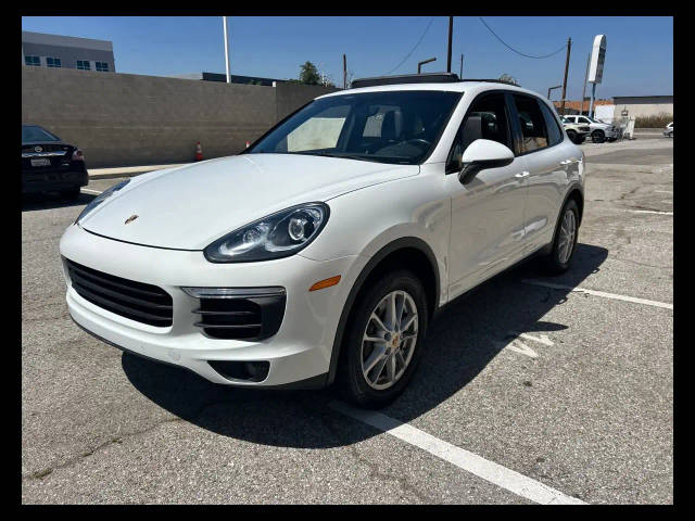 2016 Porsche Cayenne AWD photo