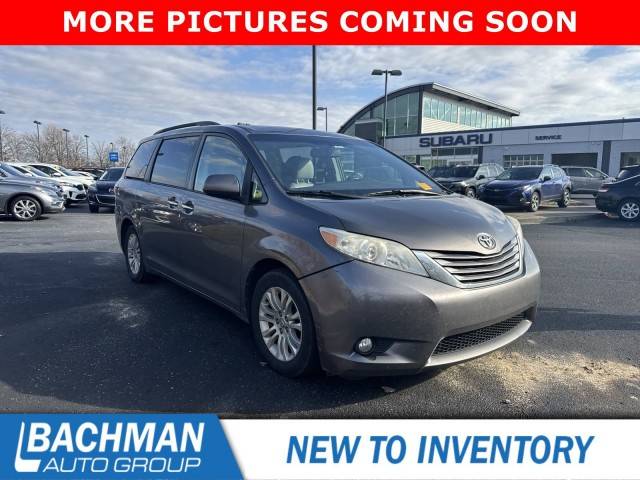 2015 Toyota Sienna XLE FWD photo