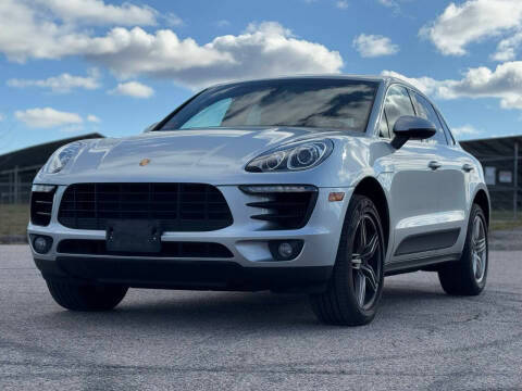 2015 Porsche Macan S AWD photo
