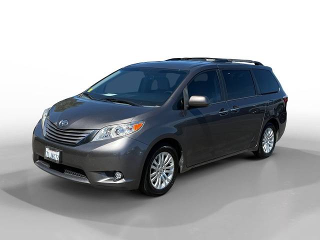 2015 Toyota Sienna XLE FWD photo