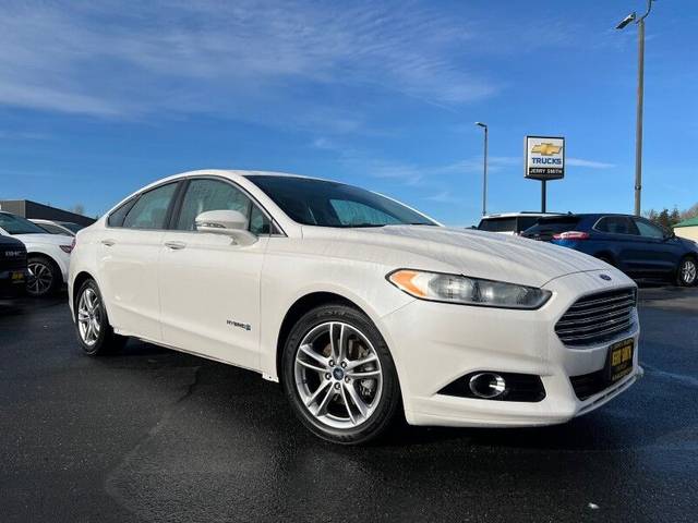 2016 Ford Fusion Titanium Hybrid FWD photo