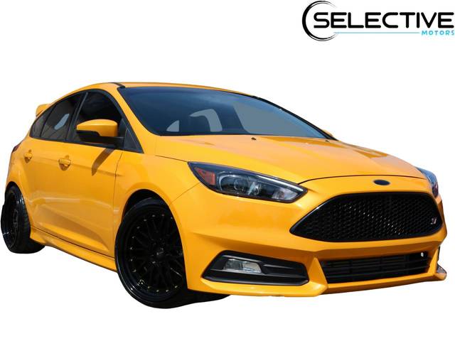 2015 Ford Focus ST FWD photo