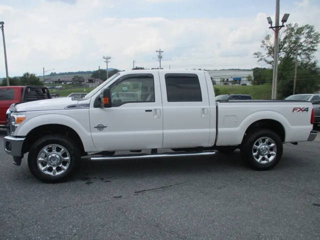 2015 Ford F-250 Super Duty Platinum 4WD photo