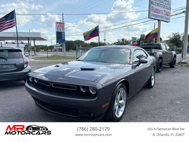 2015 Dodge Challenger R/T Plus RWD photo