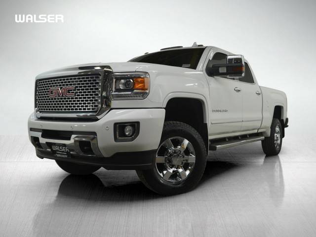 2015 GMC Sierra 2500HD Denali 4WD photo